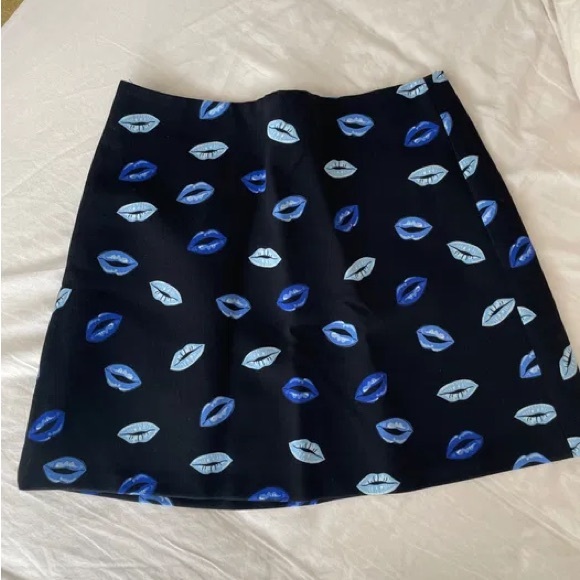 Size Small | Zara | Lip Print Mini Skirt - Picture 15 of 16